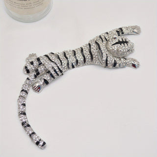 Luxury Rhinestone Tiger Brooch Design - Exotic Animal Shape for Men's Suit and Coats 