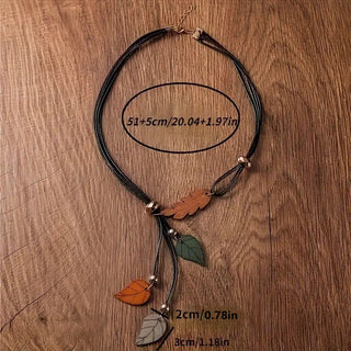 Bohemian Leaves Wooden Necklace - Adjustable Choker in Ethnic Vintage Design with Natural Wood Leaves for All Seasons - Versatile Accessory for Everyday and Party, Boho Chic Jewelry Without Metal (1pc) 